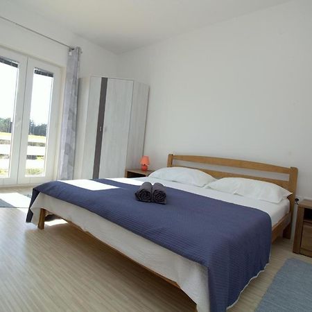 Apartmani Loli Углян Экстерьер фото