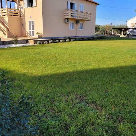 Apartmani Loli Углян Экстерьер фото