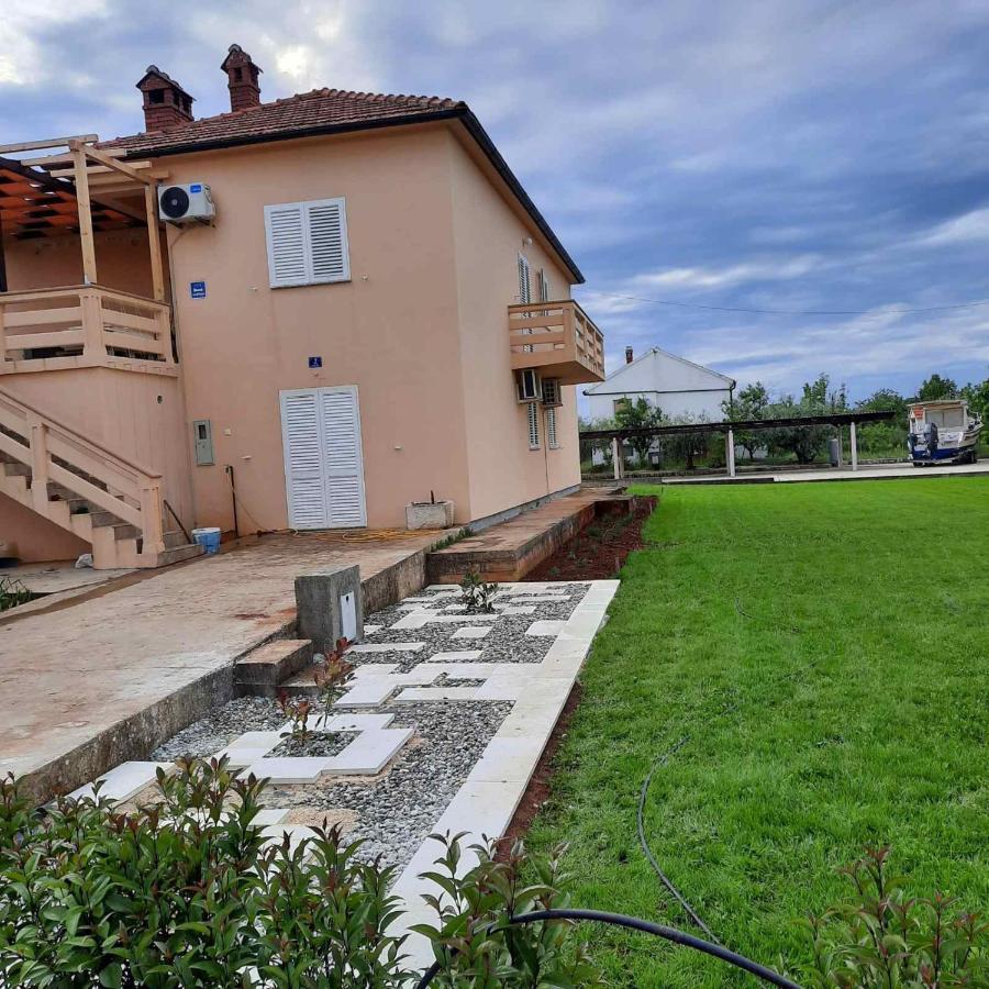 Apartmani Loli Углян Экстерьер фото