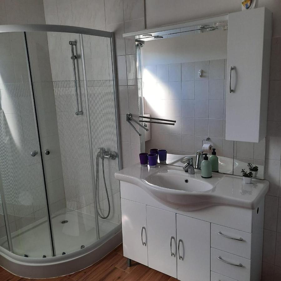 Apartmani Loli Углян Экстерьер фото
