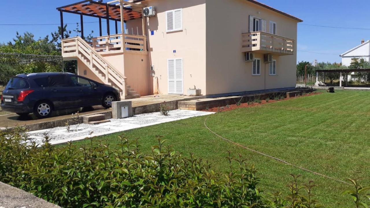 Apartmani Loli Углян Экстерьер фото