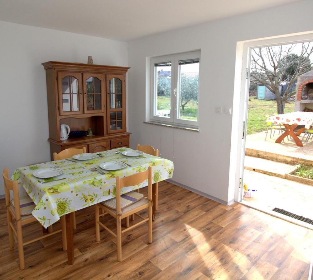 Apartmani Loli Углян Экстерьер фото