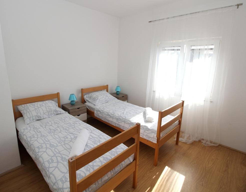 Apartmani Loli Углян Экстерьер фото